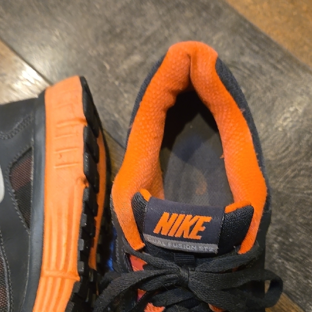 Nike Black and Coral Athletic Shoes - Picture 6 of 7